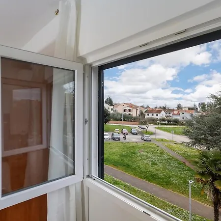 Lea With Free Bikes Apartment Porec